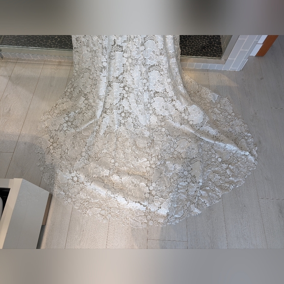 Calla Blanche Chen size 6, Ivory/Light Nude/Skin in color - Picture 3 of 6